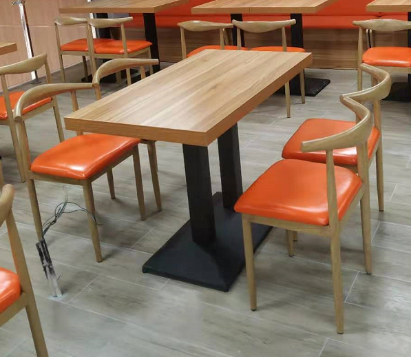 防火曲木餐桌椅 北欧 双人木餐桌 四人木餐桌 六人木餐桌 （QQW）